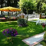 Versilia Oda ve Kahvaltı Lido di Camaiore