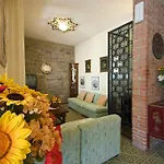 Oda ve Kahvaltı Versilia 4*