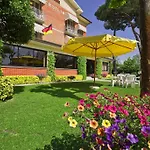 Versilia Oda ve Kahvaltı Lido di Camaiore