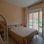 Versilia Oda ve Kahvaltı Lido di Camaiore